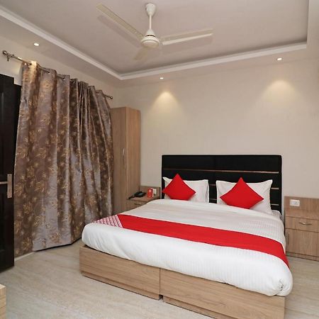 Hotel Delight Мумбаи Экстерьер фото