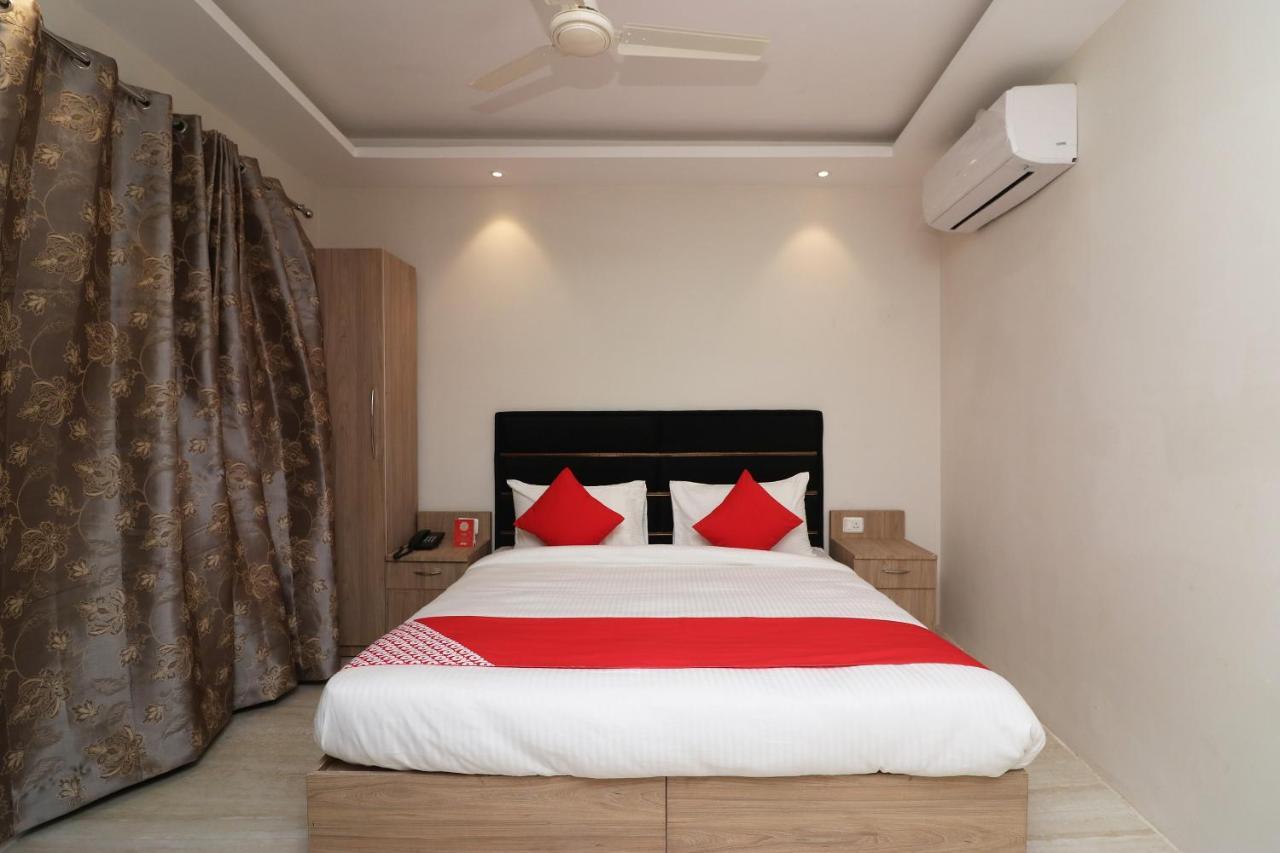 Hotel Delight Мумбаи Экстерьер фото