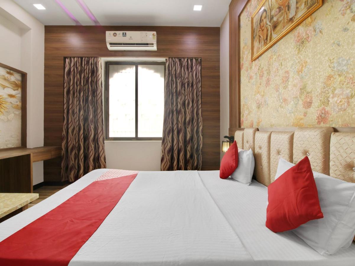 Hotel Delight Мумбаи Экстерьер фото