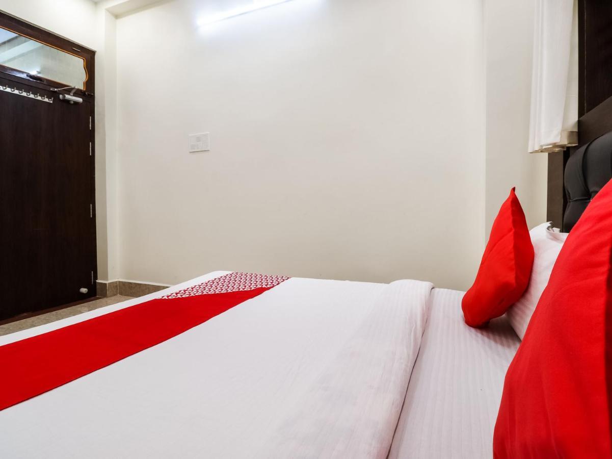 Hotel Delight Мумбаи Экстерьер фото