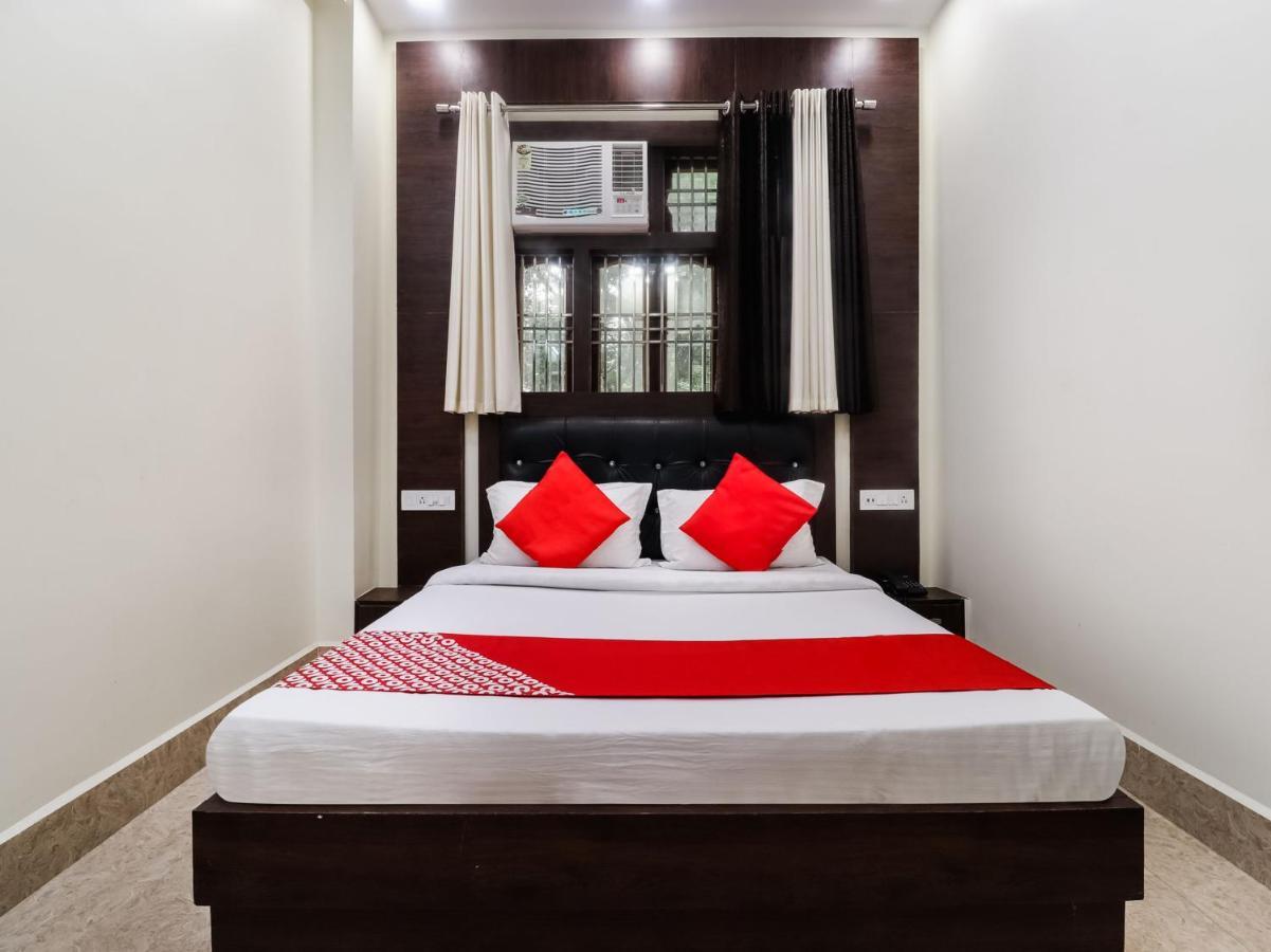 Hotel Delight Мумбаи Экстерьер фото